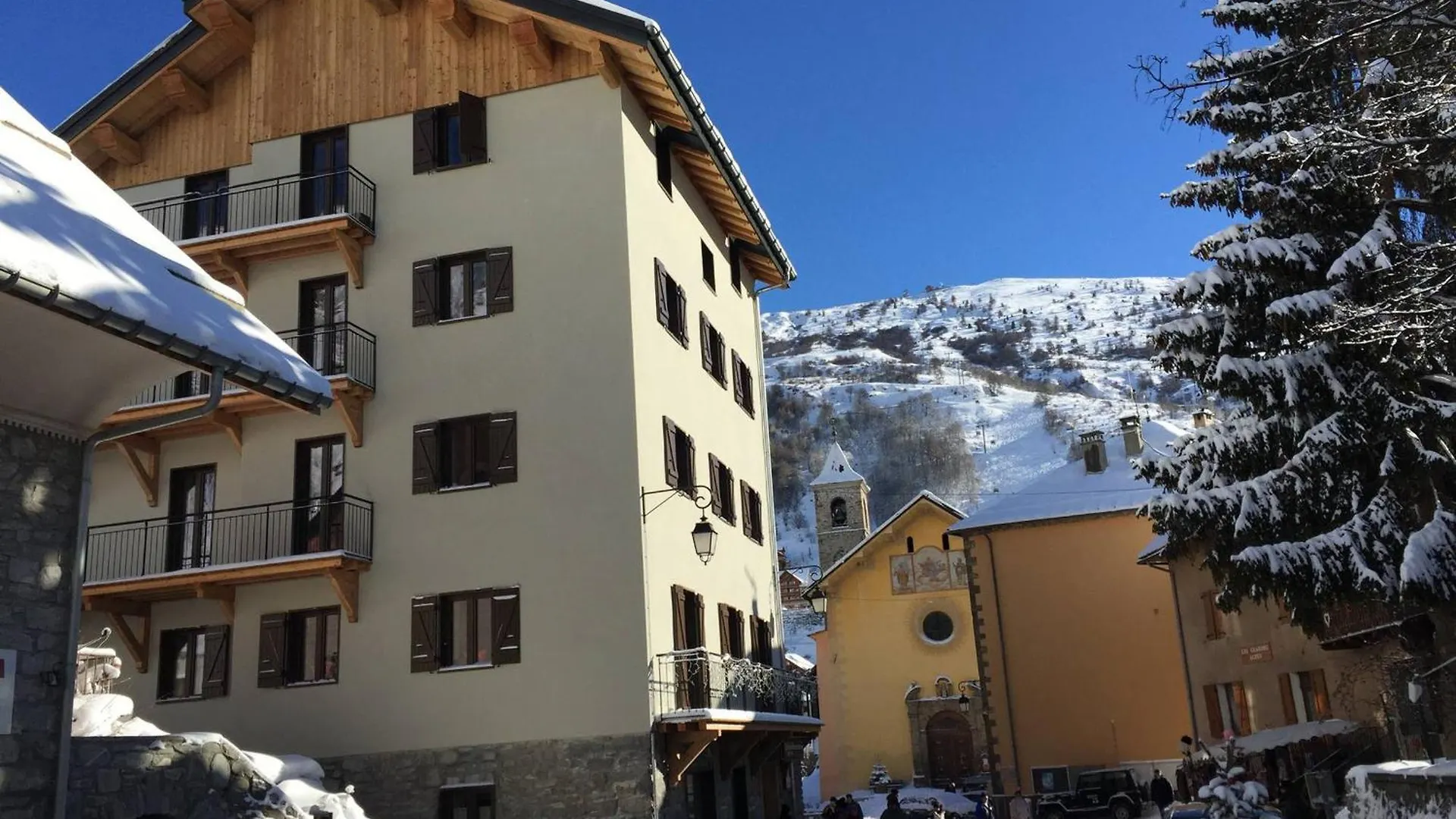 Apartment Duplex 4* Pour 10 Personnes, 5 Pieces, Expose Sud, Au Centre De Valloire, Proche Des Remontees Mecaniques - Fr-1-263-364